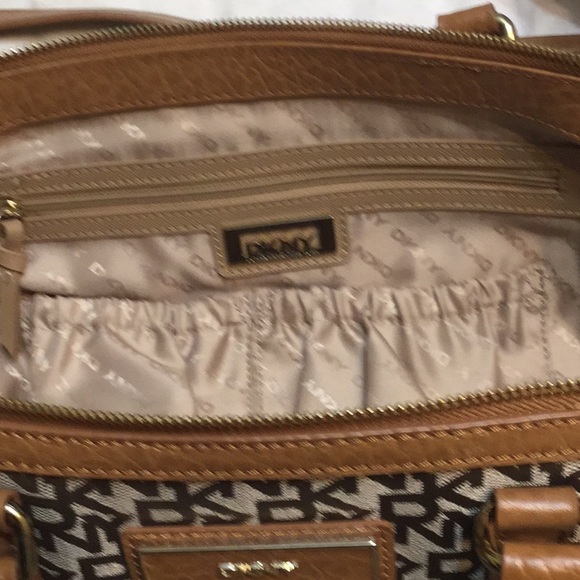 Donna Karen purse/overnight bag - Picture 6 of 8